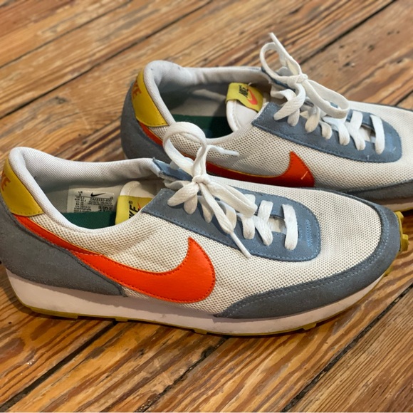 Nike Daybreak Sneakers - Women’s 9 - Picture 2 of 6